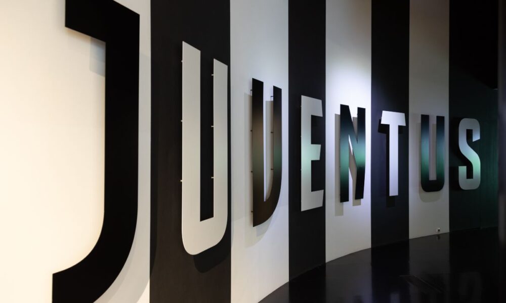 Scritta Juventus all'interno del J Museum