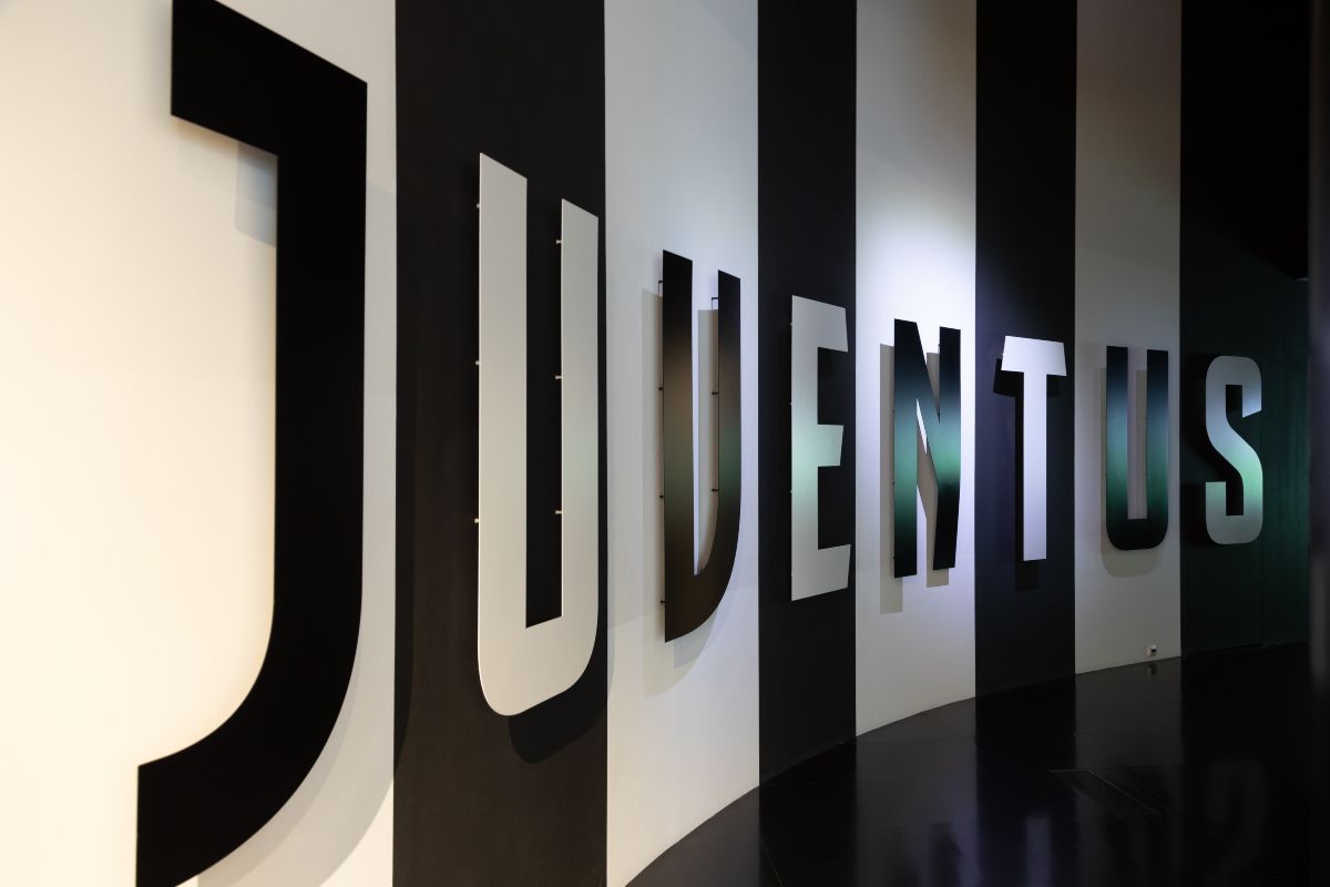 Scritta Juventus all'interno del J Museum